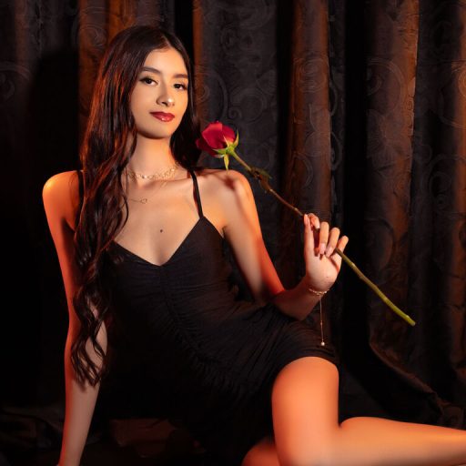 TamaraArias fingering ass image