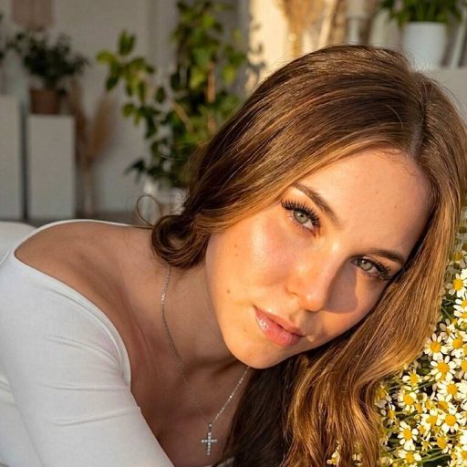 TamelaClausi xxx masturbation image