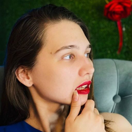 TessaMills online shows image