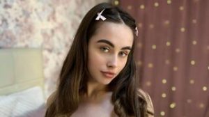 TessaPlombir live video image