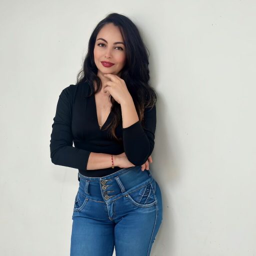 ToriBennett show fingering image