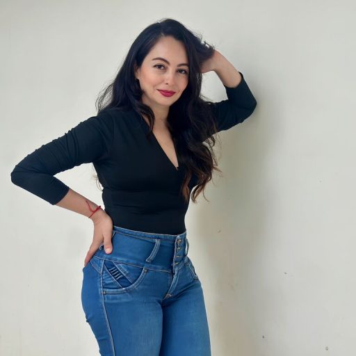 ToriBennett show fingering image