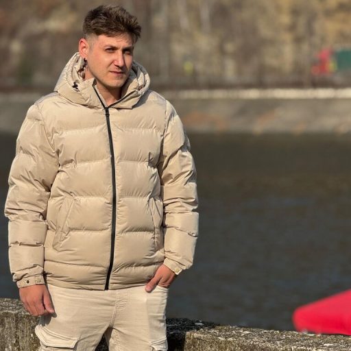 Troki pussy show image