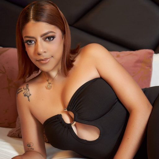 ValeriaHelios fingering ass image