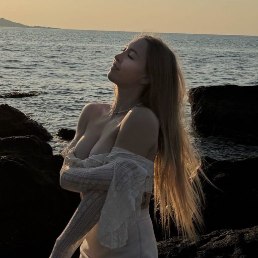 VickiAstra fingering ass image