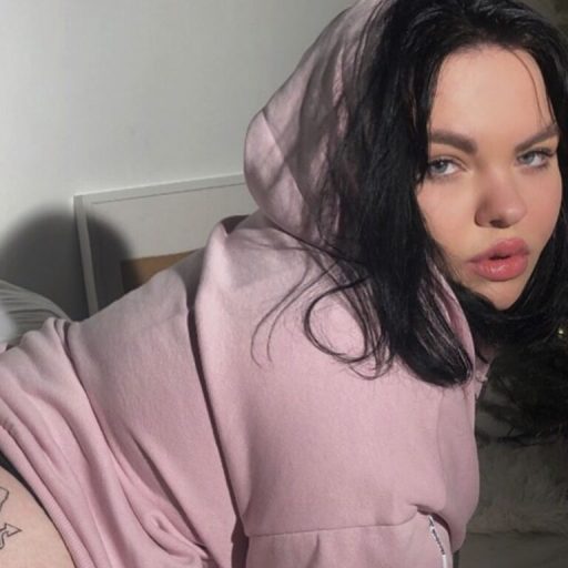 VictoriaKarter strip amateur image