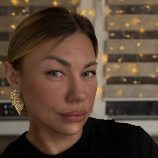 VictoriaUstinova strip amateur image