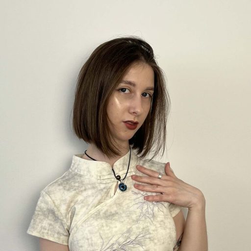 VikkiAppling show fingering image