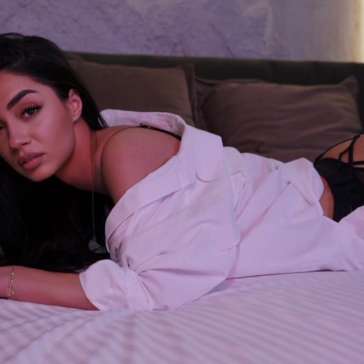 VivienneStark online shows image