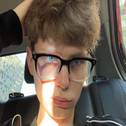 VladCharm pussy show image