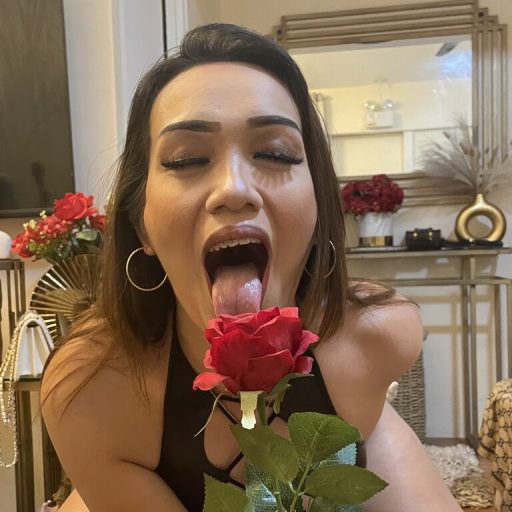 YasmineFruahwald real strip image