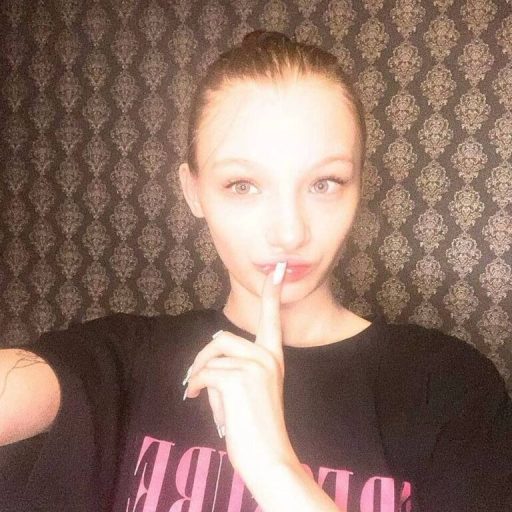 YuriHuprich webcam free image