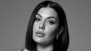 YvonneEverle online shows image