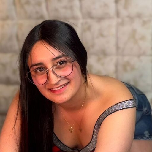 ZeleneVelle amateur lush image