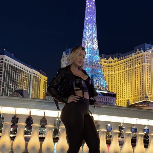 ivonnes fingering ass image